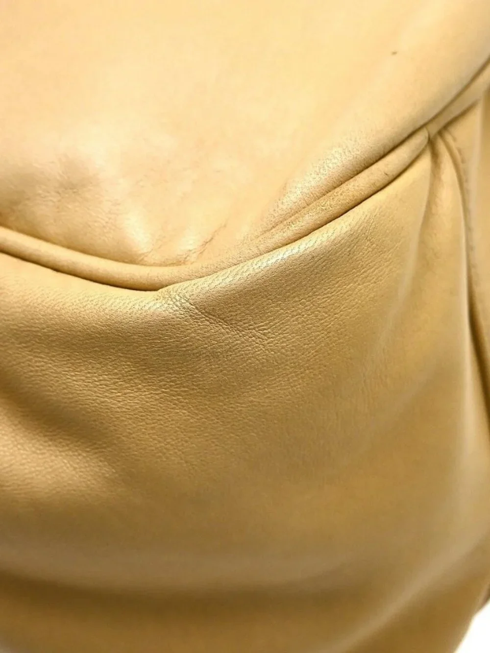 Best07 Chanel Beige Lambskin Handbag KQ01587